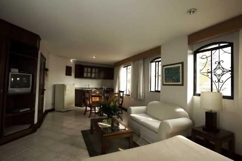 Travelers Apartamentos Y Suites Cali Castellon 4*,  Colombia